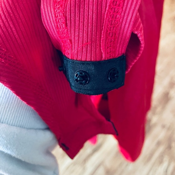 Elegant Red Wrap Top bodysuit women’s size M (6)SHEIN brand - Picture 7 of 7